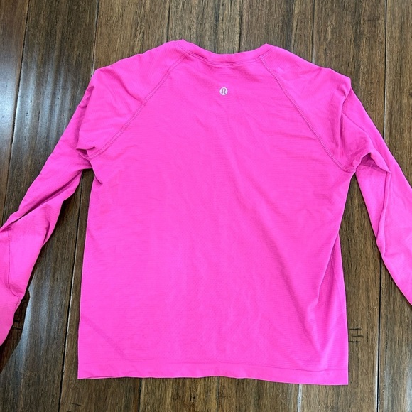 Lululemon Sonic Pink Swiftly Tech Long Sleeve 2.0 shirt size 10 - Picture 5 of 7